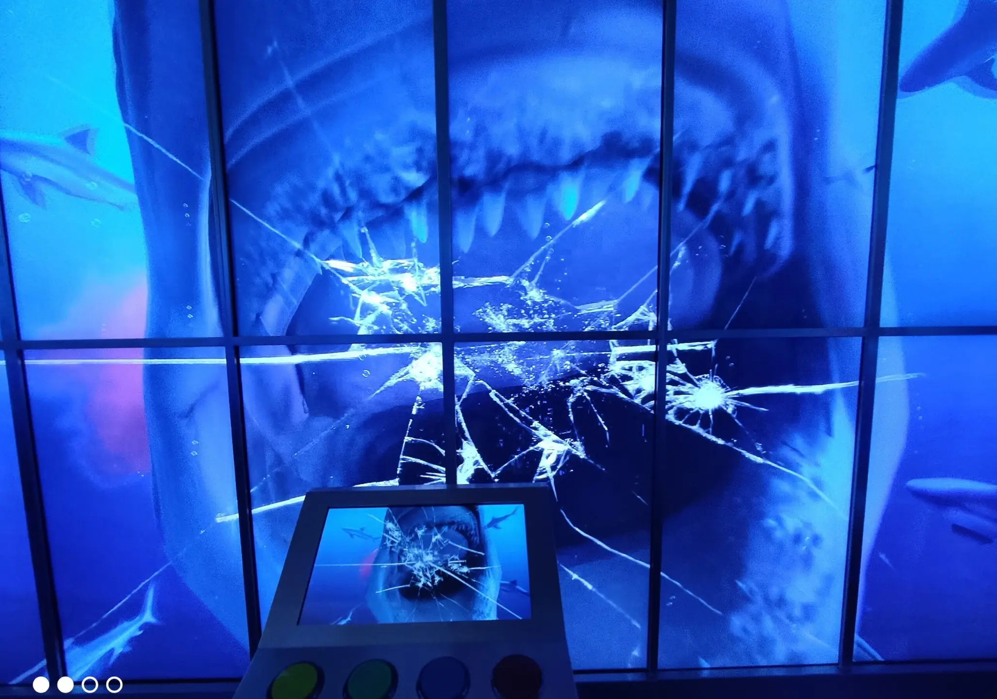 Dubai_SharkScreen01 Dubai_SharkScreen01